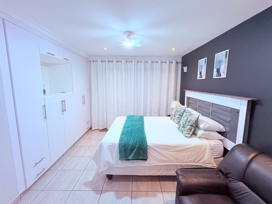5 Bedroom Property for Sale in Reebok Western Cape